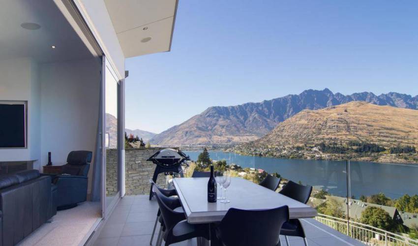 Villa 6102 in New Zealand Main Image